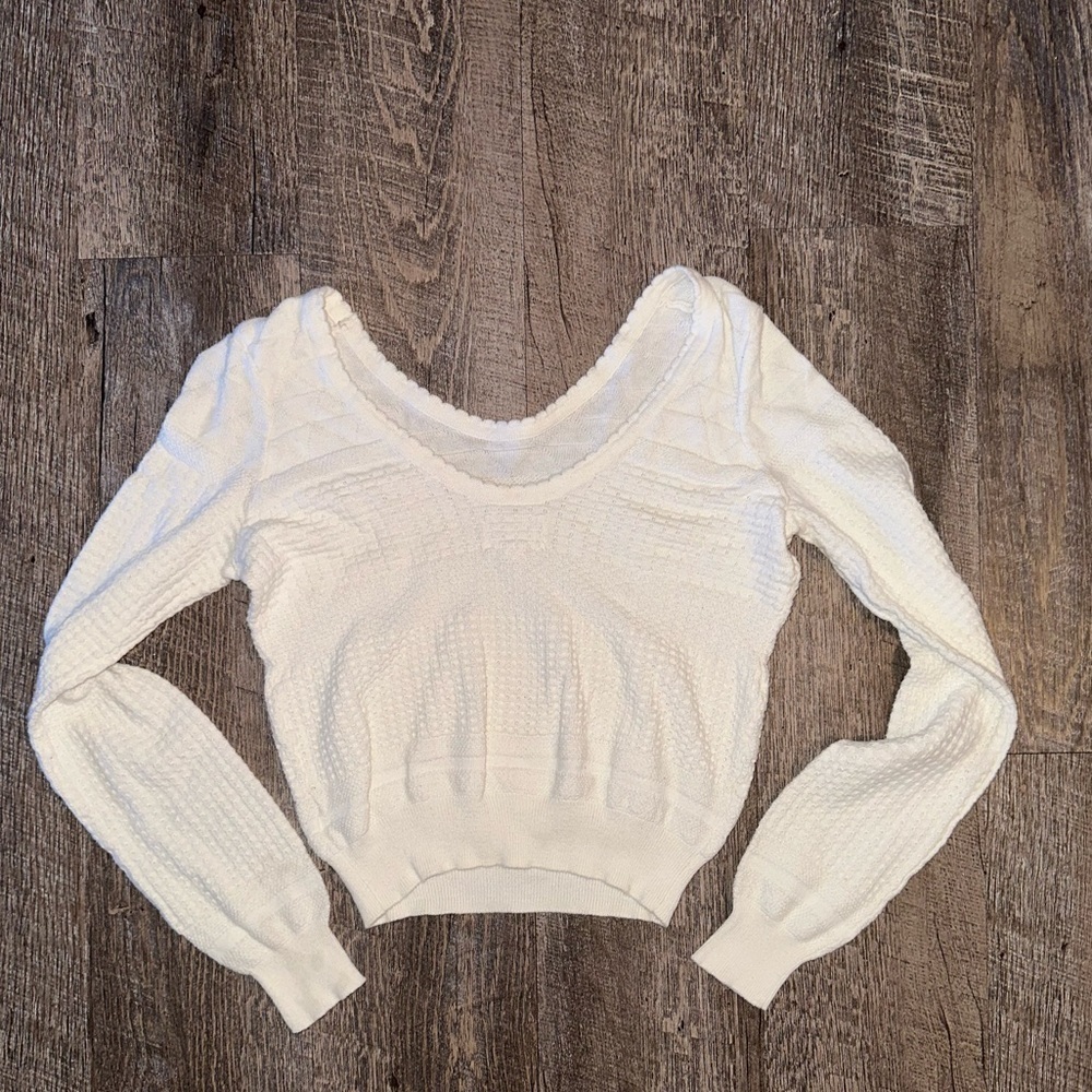 Women’s LAHearts white sweater size small